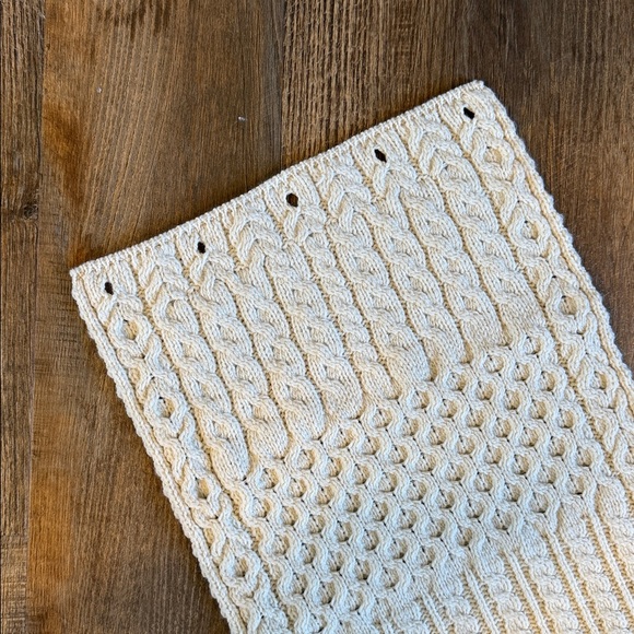 Aran merino wool Cream Buttoned Scarf/wrap made in Ireland. NWOT - Picture 10 of 12